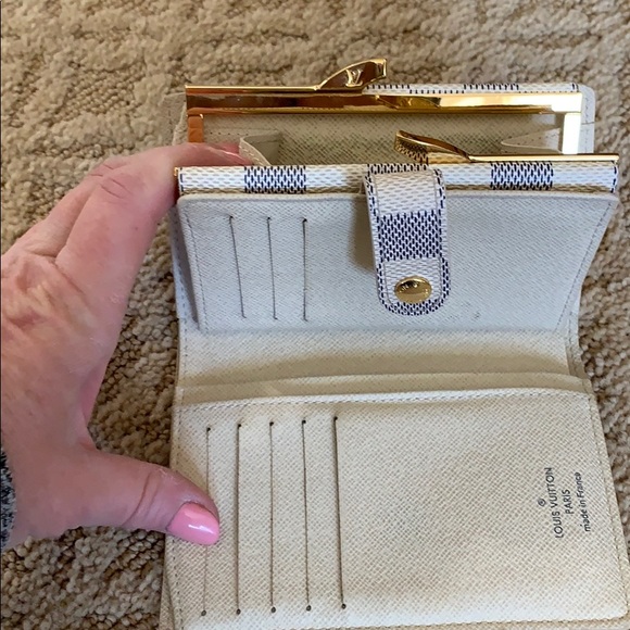 Wallet - Picture 3 of 5